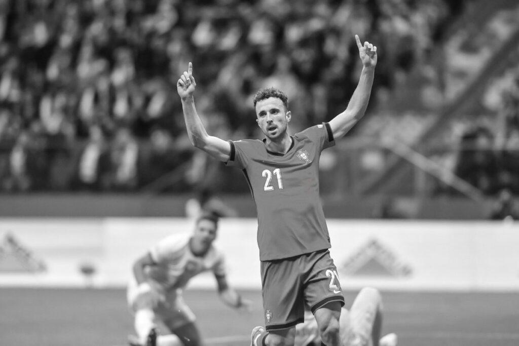 Diogo Jota czerń biel