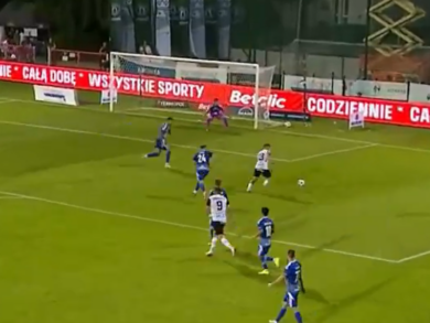 Puszcza remisuje pierwszy mecz na zapleczu. Starcie w cieniu problemów technicznych [WIDEO]