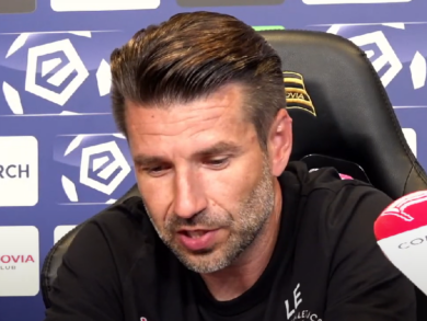 Trener Cracovii zaskoczył. Oto co zrobił na przedmeczowej konferencji! [WIDEO]