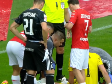 Fatalna kontuzja bramkarza już w 4. minucie hitu Betclic 1. Ligi. A później gol. Co za pech