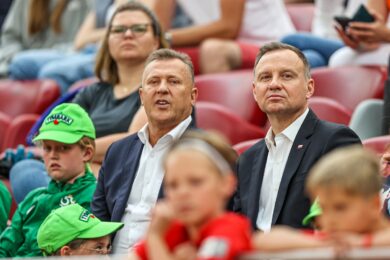 Prezesi PZPN z dużymi odznaczeniami. Duda wręczył im ordery