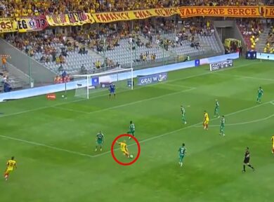 Korona górą w “Świętej Wojnie”. Piękny gol i kontuzja wschodzącej gwiazdy! [WIDEO]