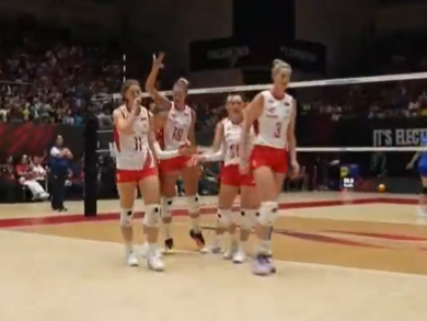 Po pierwszym secie pachniało sensacją, ale Biało-Czerwone dały radę. Zwycięstwo na inaugurację MŚ!