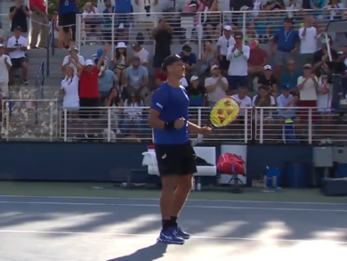 Ależ powrót Kamila Majchrzaka! Od 0:2 do 3:2! Wyeliminował turniejową “9” na US Open