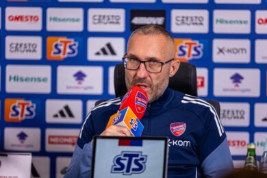 Marek Papszun pokłócił się z dziennikarzem! “Zadawaj poważne pytania”