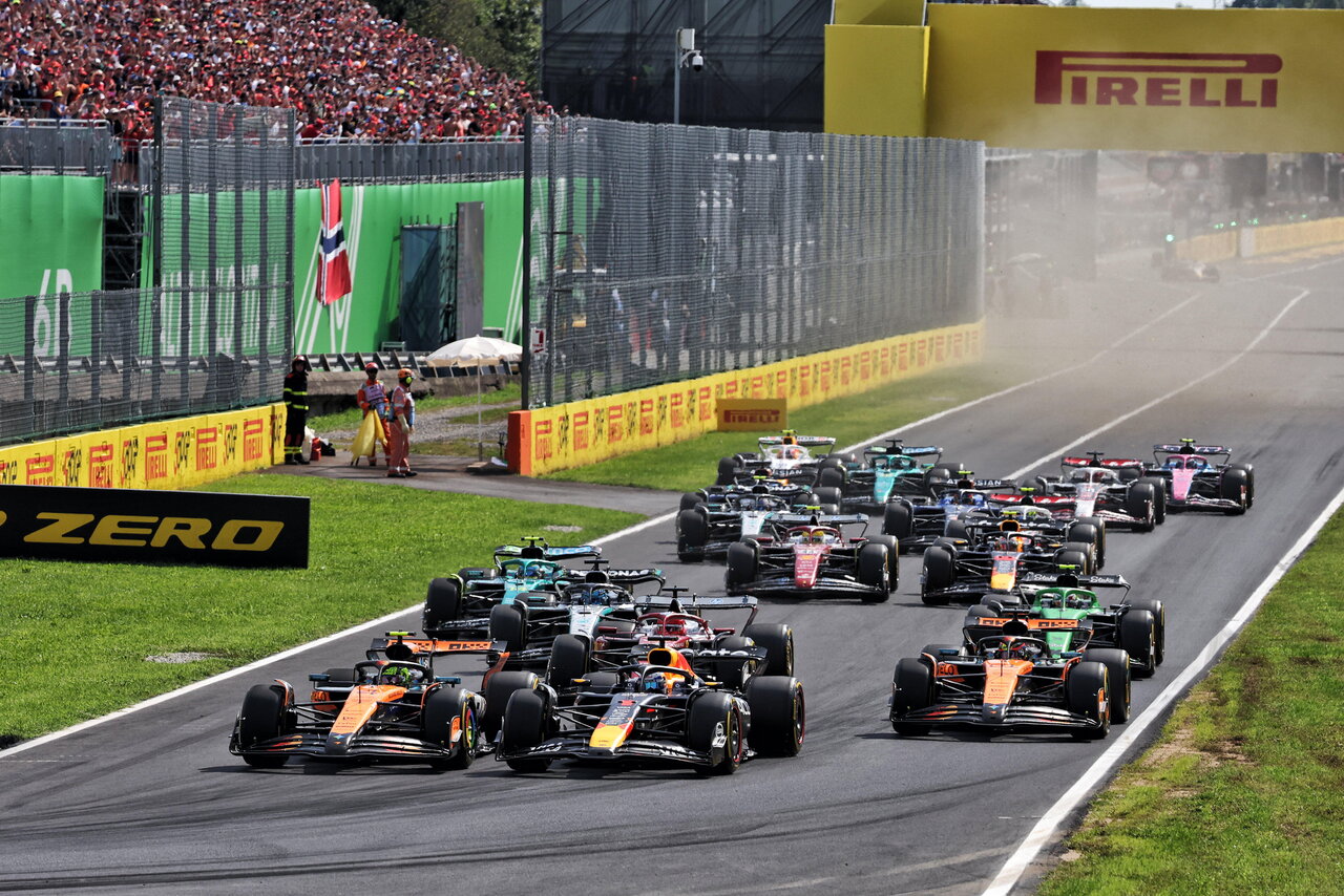 F1: początek wyścigu o Grand Prix Włoch