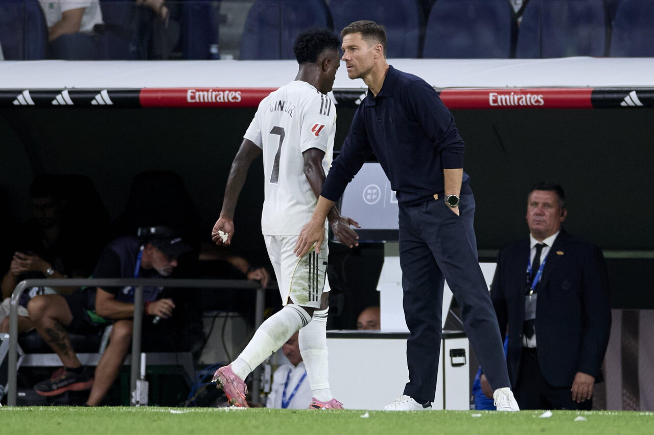 Xabi Alonso, Vinicius Junior
