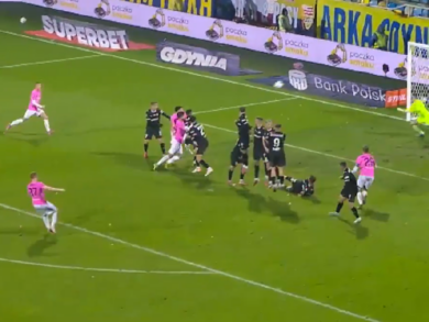 Cracovia sensacyjnie traci punkty nad morzem! Cudowny gol Kerka [WIDEO]