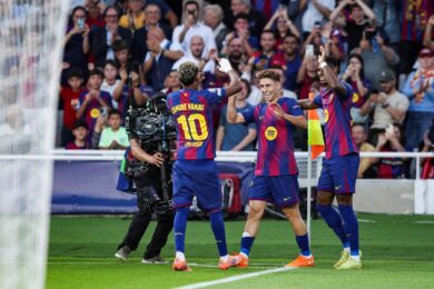 Barcelona z demolką w Lidze Mistrzów! Aż sześć goli [WIDEO]