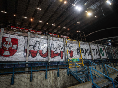 Nowe wieści ws. kibiców Legii i flagi o Wołyniu. To oni pomogli w tej sprawie
