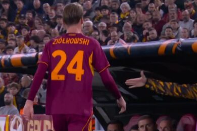 Koszmar Jana Ziółkowskiego! Tak potraktował go trener Romy [WIDEO]