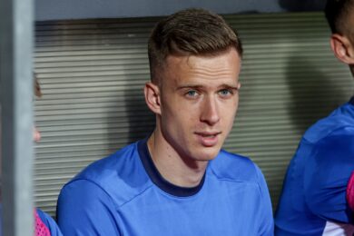 Polski obrońca całkowicie odwrócił swoją sytuację. „Jest symbolem transformacji”