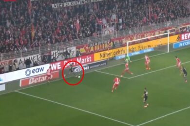 Niesamowity gol Diaza nie wystarczył! Koniec kosmicznej serii Bayernu [WIDEO]
