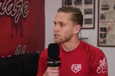 Jan Urban może powołać go do kadry! Piłkarz opowiada, co go łączy z Polską