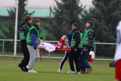 Dramat gwiazdora ŁKS-u Łódź. Został zniesiony na noszach