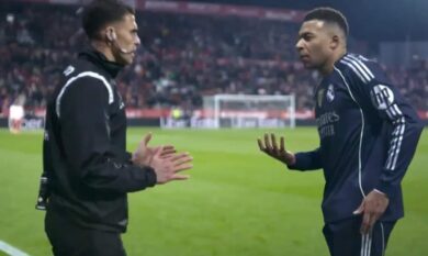 Mbappe żarliwie do sędziego. Wiadomo, co mówił [WIDEO]