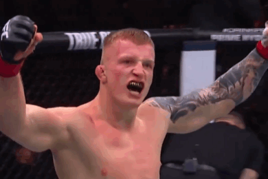 Co za debiut Polaka! Baraniewski wygrał w debiucie w UFC w 89 sekund!