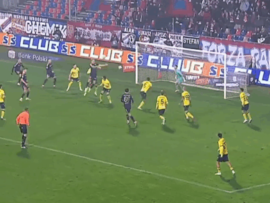 Raków wygrywa i wskakuje na podium. Zdecydował jeden gol! [WIDEO]