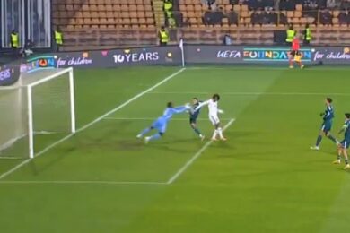 Kontrowersja w meczu Legii! Nie do wiary, co zrobił sędzia [WIDEO]