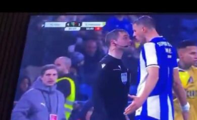 Bednarek spiął się z arbitrem. Gorąco pod koniec meczu [WIDEO]