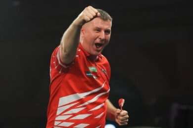 Krzysztof Ratajski w 4. rundzie MŚ! Kapitalna pogoń i efektowne zwycięstwo [WIDEO]