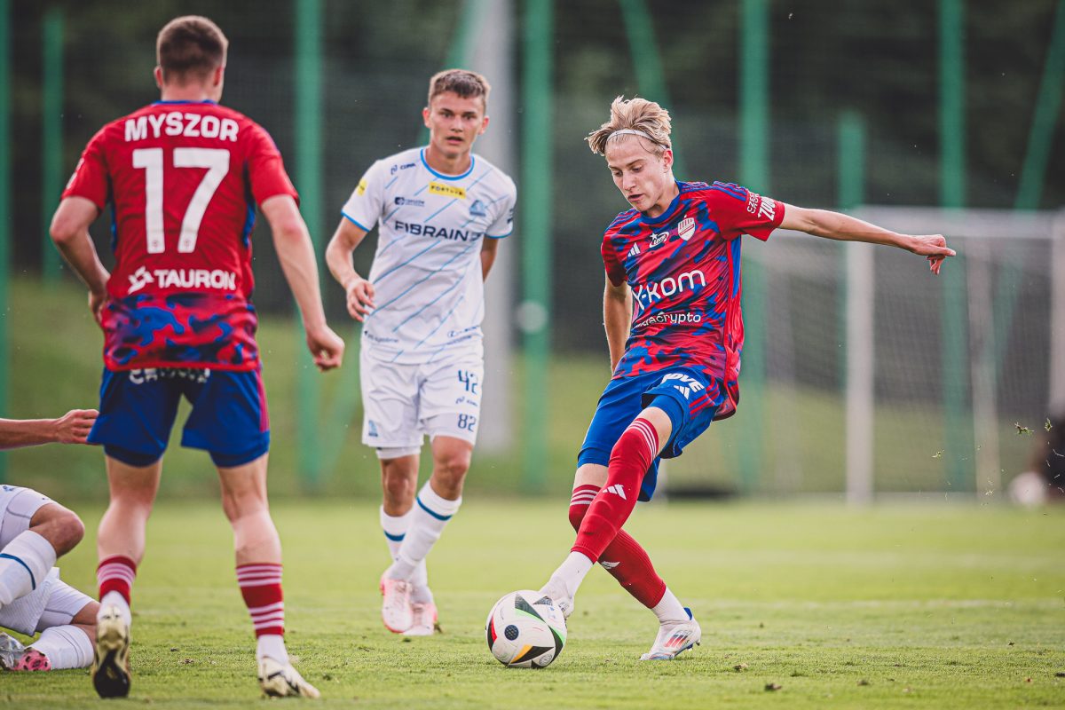 Tomczyk da szansę młodzieżowemu reprezentantowi Polski. Raków ogłosił