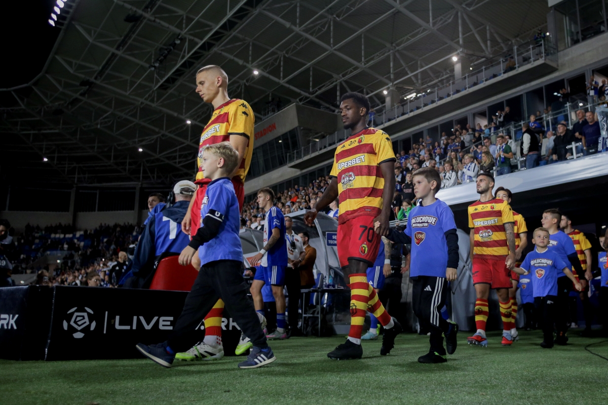 Jagiellonia Białystok zabezpiecza się na potencjalne odejście kluczowego obrońcy?