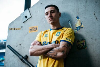 OFICJALNIE: Niespodziewany transfer reprezentanta Polski doszedł do skutku