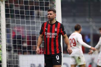 Co za pech. Nowy napastnik Milanu szybko doznał kontuzji