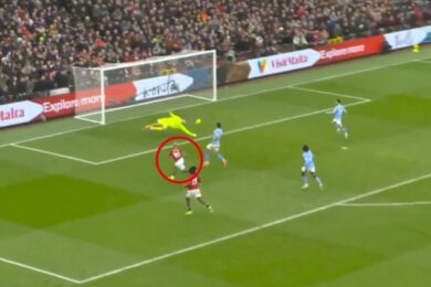 Manchester United nie dał szans rywalowi w derbach! Ależ debiut Carricka [WIDEO]