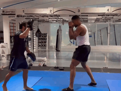 Kilka tygodni temu miał wypadek, dziś już trenuje! Jest nagranie [WIDEO]