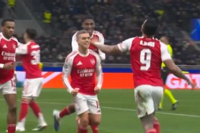 Arsenal wciąż bez porażki, Real zgniótł rywala! Liga Mistrzów wróciła! [TABELA]