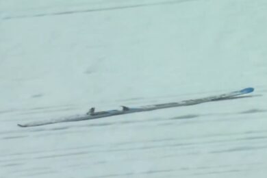 Absurdalna sytuacja na skoczni w Oberstdorfie. Skok samotnej narty